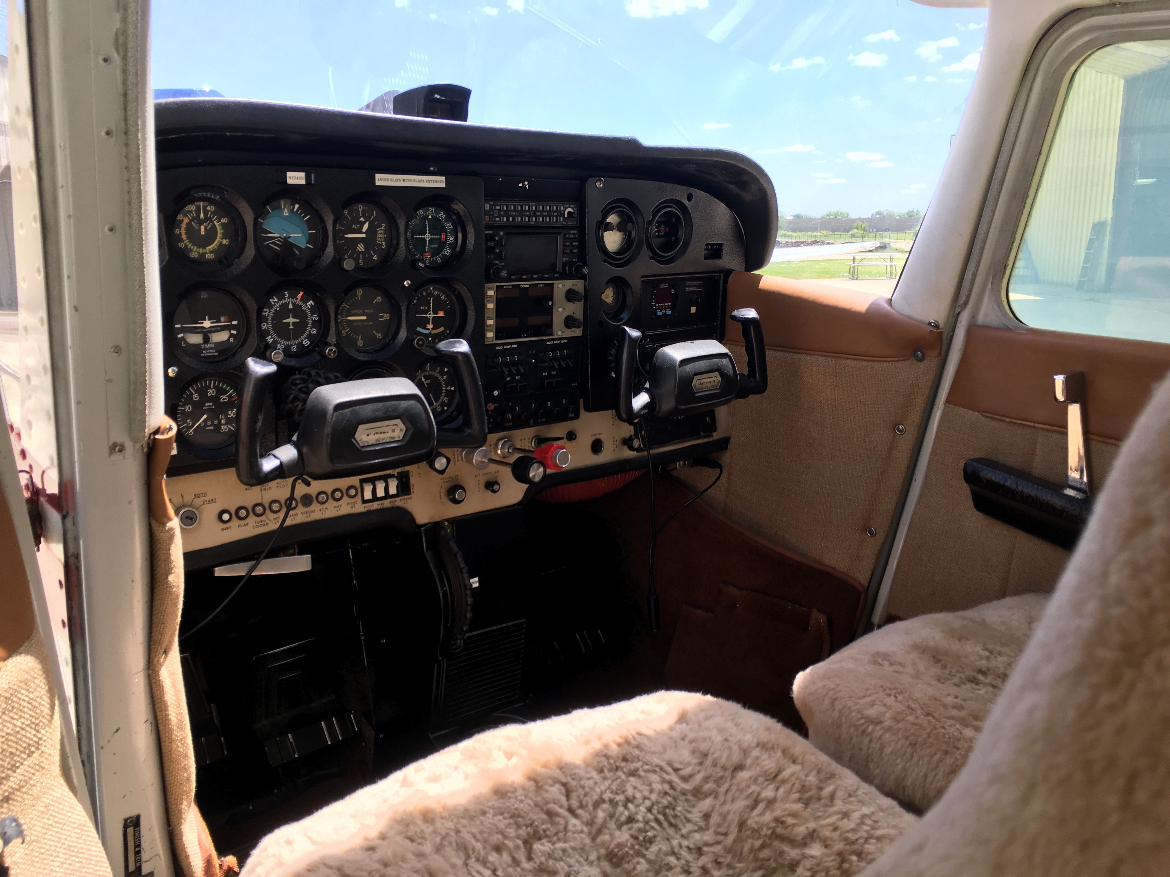Cessna 172M (1973) Illinois Aviation Academy